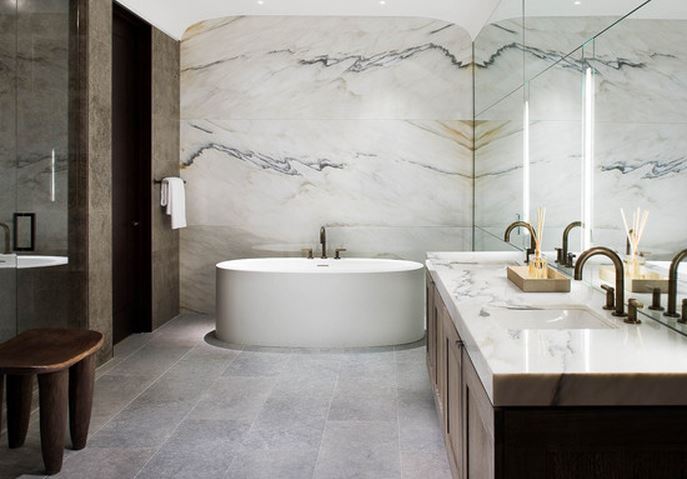 salle de bain moderne en marbre