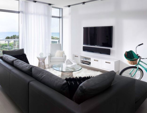 petit salon moderne avec télé